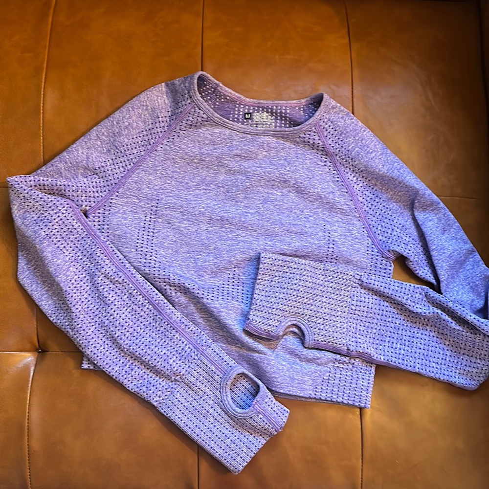 Not gymshark 🦈 like vital seamless purple 💜 long sleeve crop top size medium